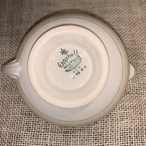 Vintage Eggshell Nautilus, Maroon Band W/Gold by Homer Laughlin Creamer Dish - Picture 6 of 7